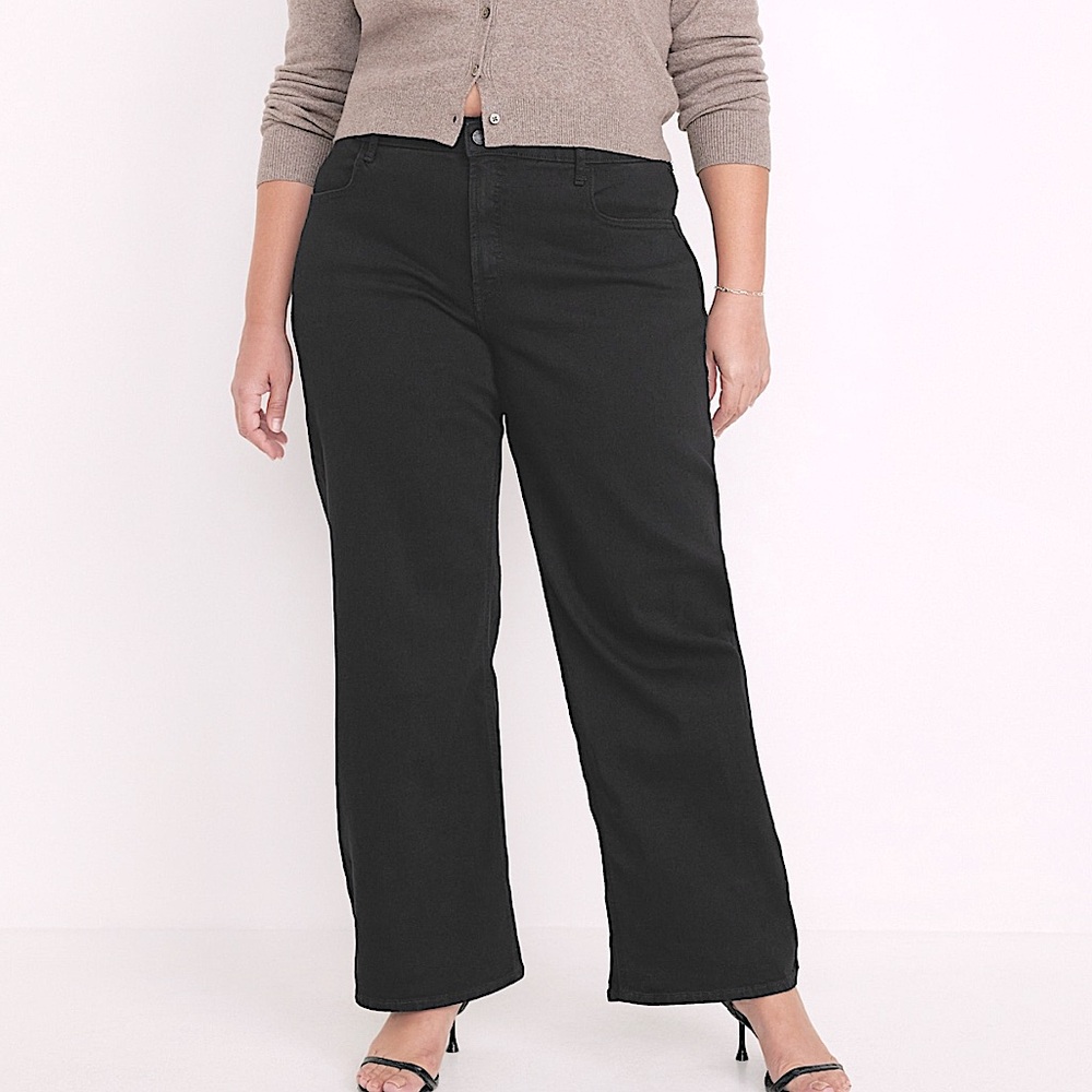 NWT- Old Navy - 28 short. Wow wide leg